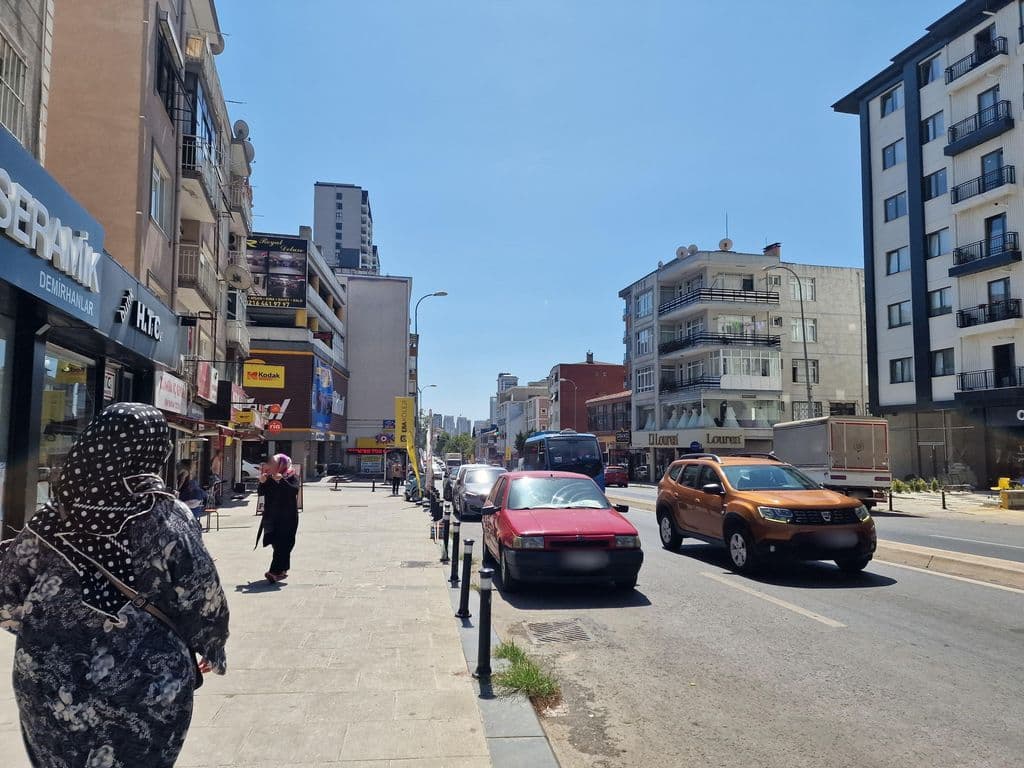Street view near Cafe Roccia