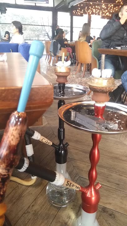 IV Papel Cafe Restaurant