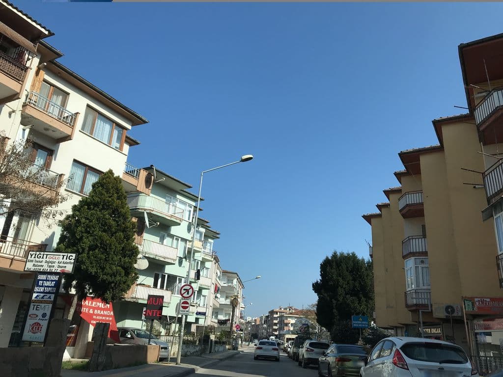Street view near Can Tütün Nargile