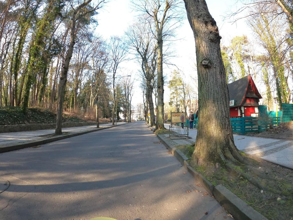 Street view near "Hamaki" Bar letni
