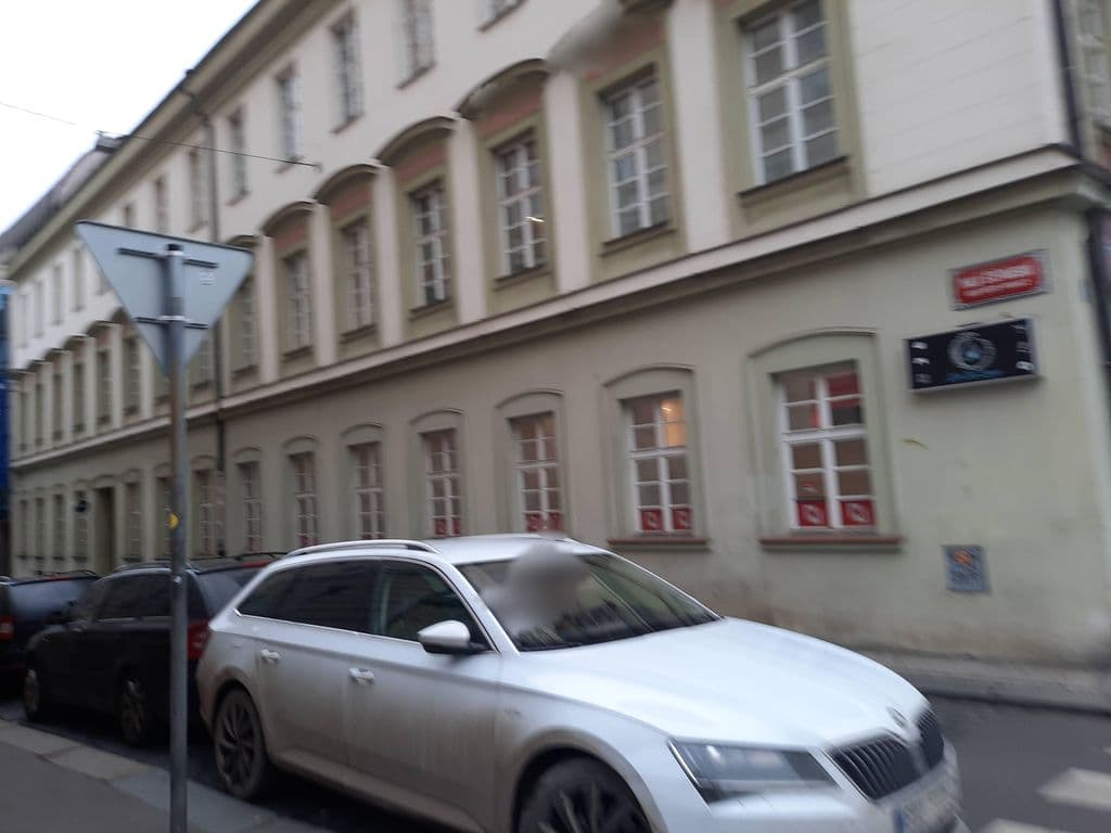 Street view near Shi-Shi lounge