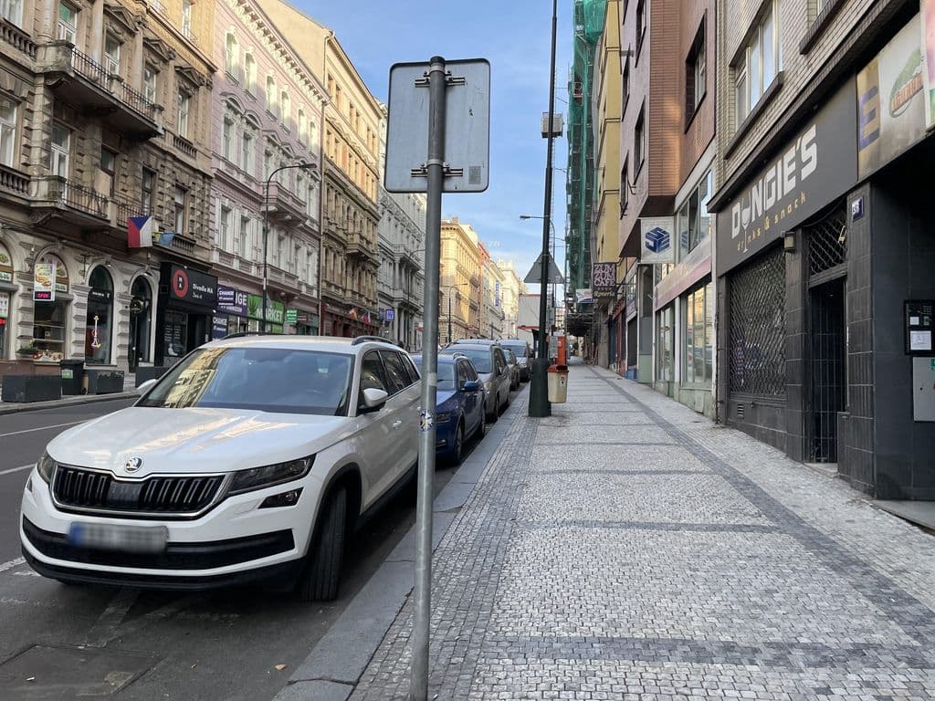 Street view near Kaleean Shisha Lounge