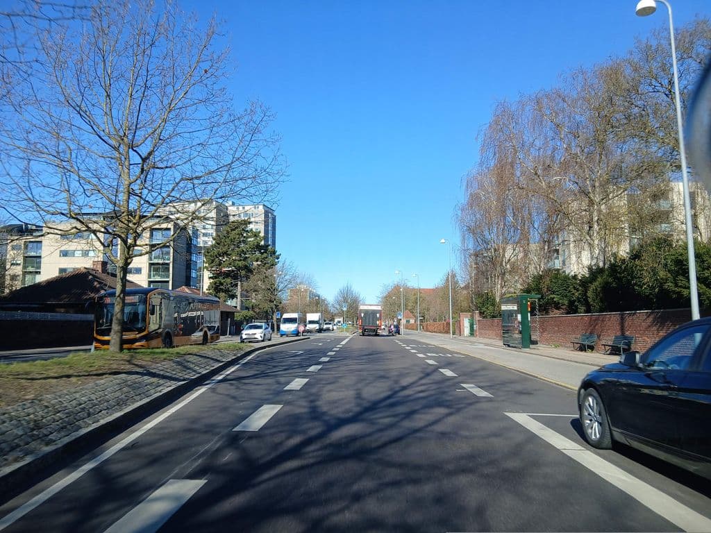 Street view near Cafe Reina