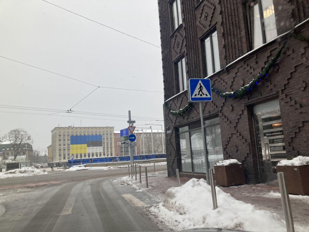 Street view near Hookah Palace