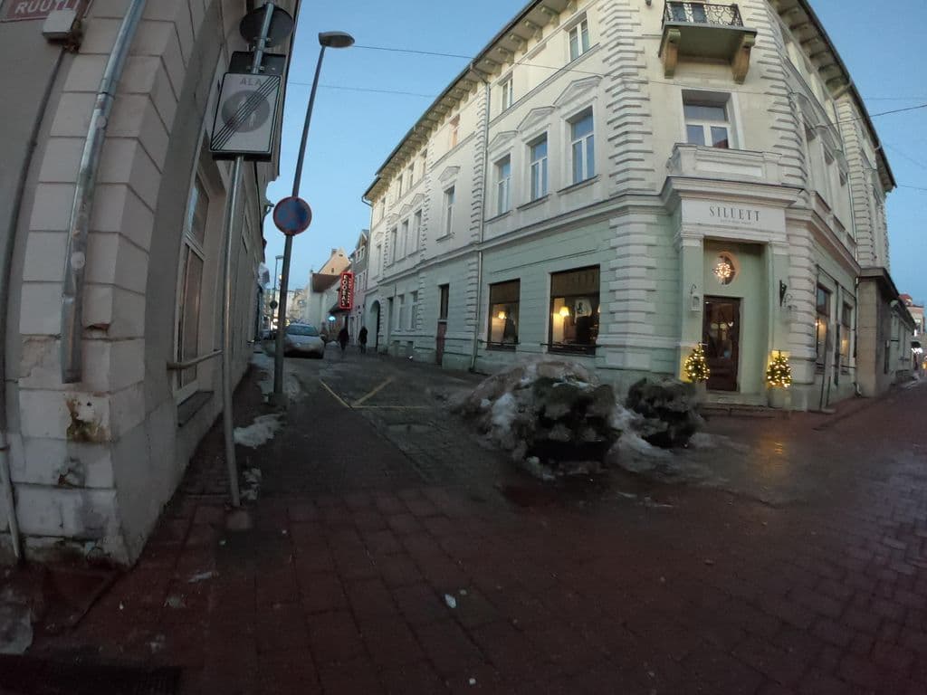 Street view near Medina Vesipiibu Lounge
