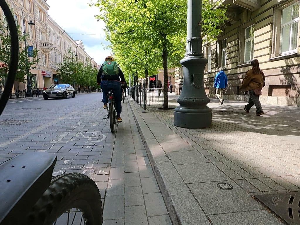 Street view near Lithuanian Wild Club, kaljano ir arbatos klubas