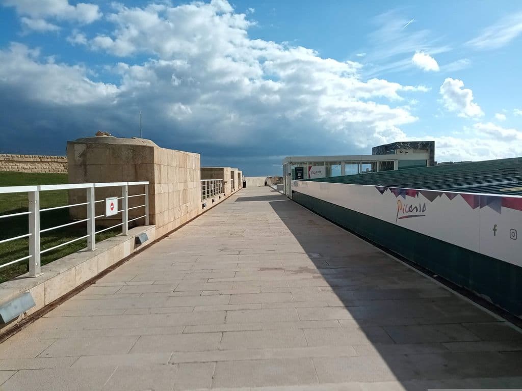 Street view near Picasso Nargile lounge / Restaurant