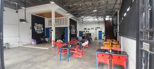 HUZAIFA RESTORAN & SHISHA CAFE