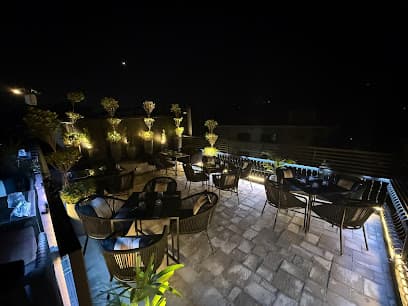Yara - Restaurant, Café & Hookah Lounge