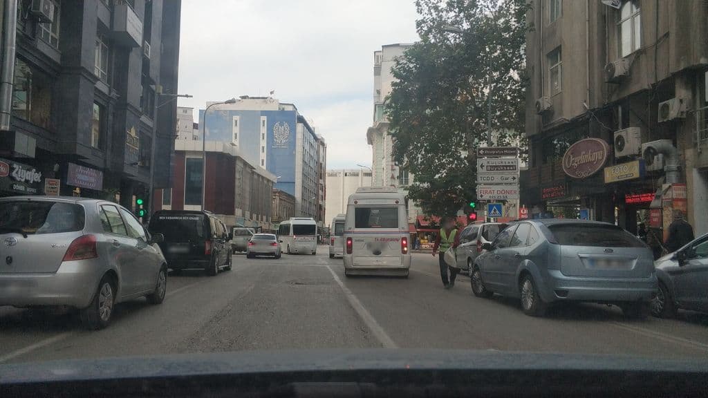 Street view near Mda Nargile