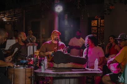 Panda Lounge - Bar e restaurante (Sushi, hambúrguers e drinks)