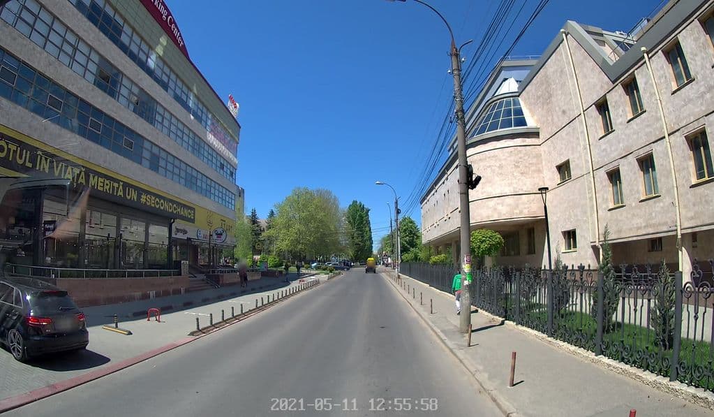 Street view near Midnight.Rooms
