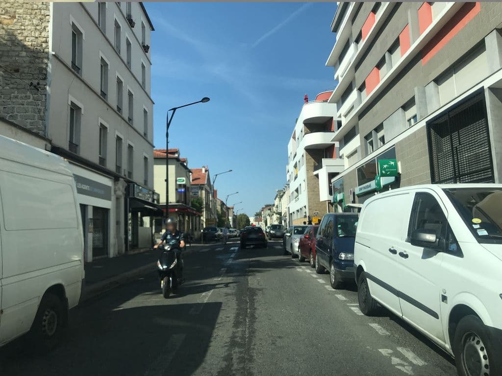 Street view near Le Mirage | RESTAURANT & LOUNGE