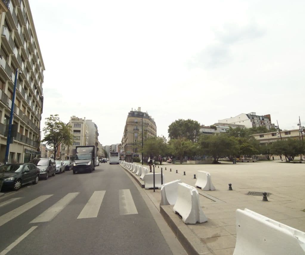 Street view near Mamounia Chicha Lounge