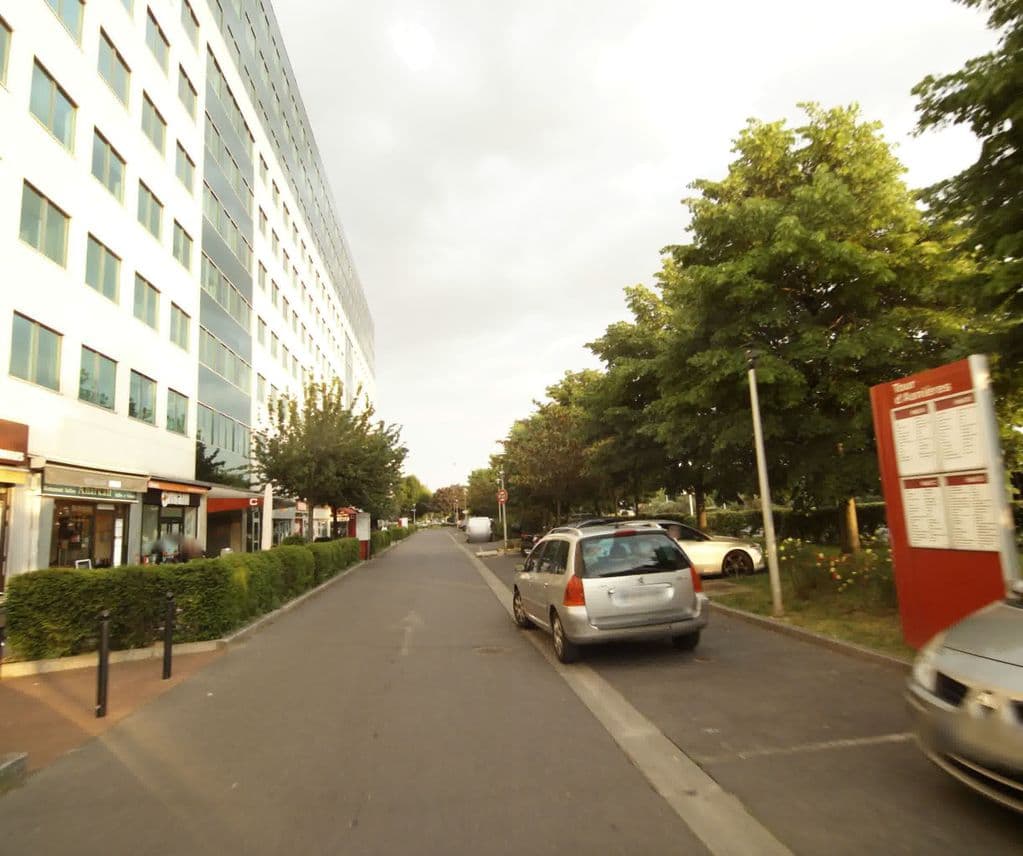 Street view near Le Quartz