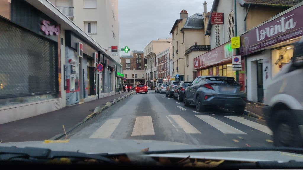 Street view near Nuages D'orient
