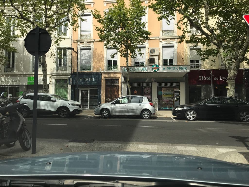 Street view near L'art du majlis