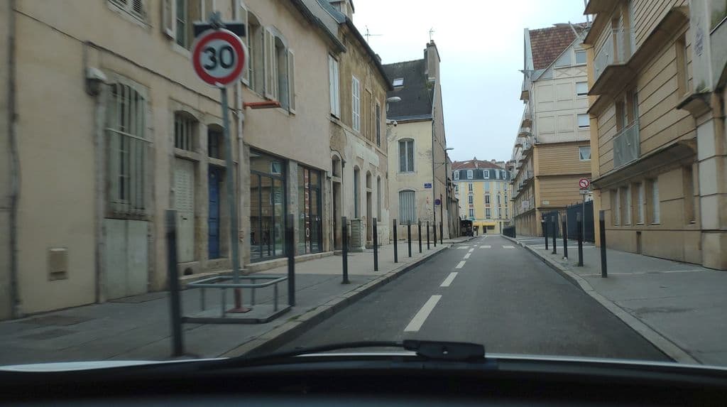 Street view near Elysium Lounge - Bar à chicha