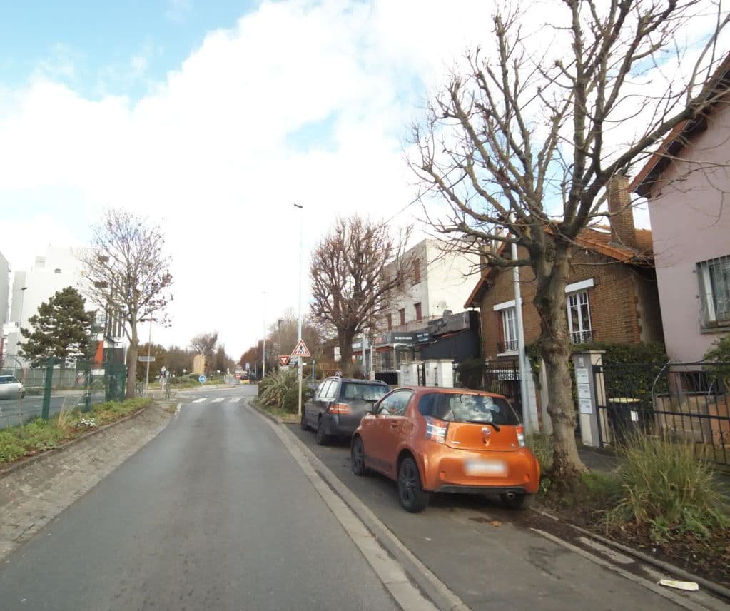 Street view near Chicha les Quatre Saisons