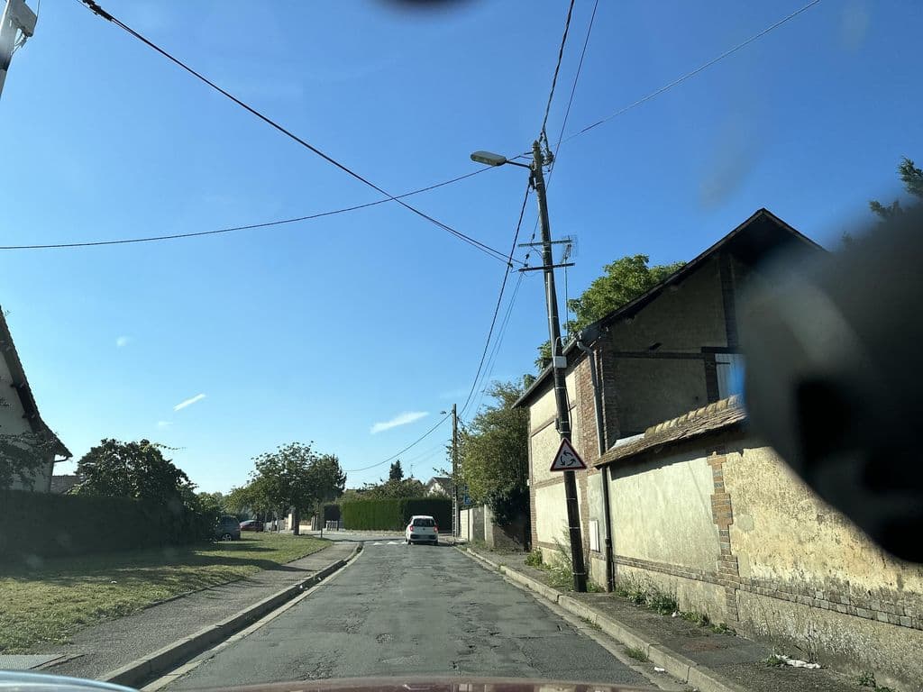 Street view near Le Shelter