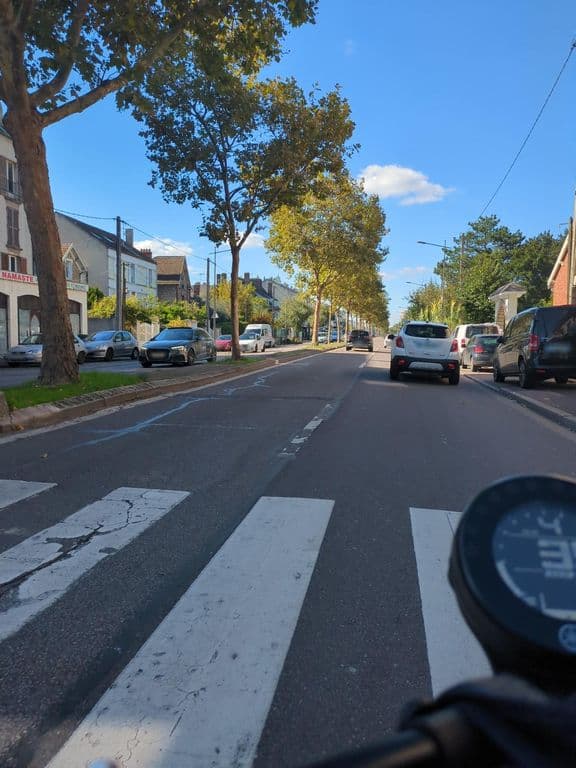 Street view near Le White 78