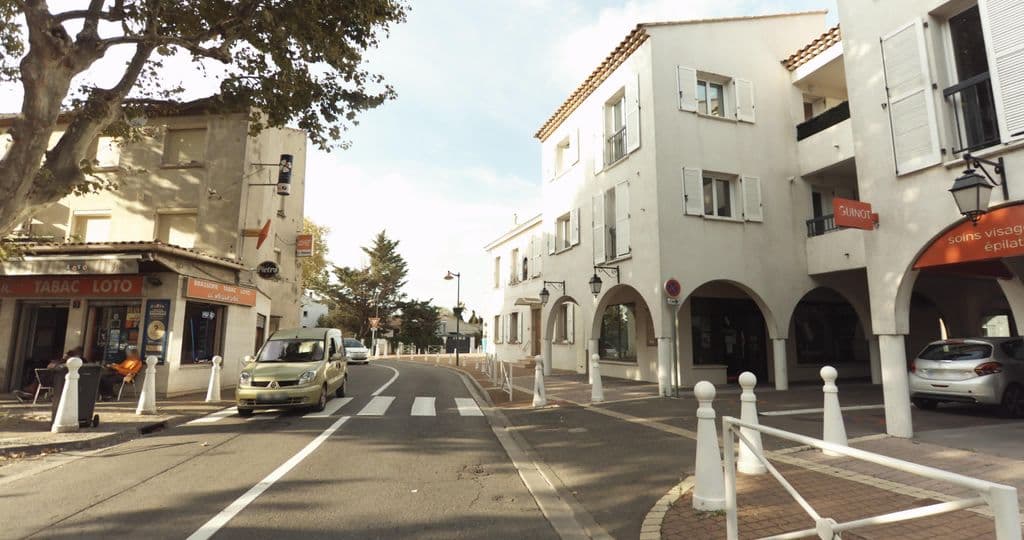 Street view near Le Café Diplomate