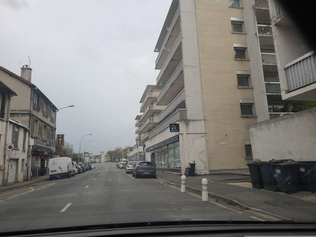 Street view near Planète of hookah