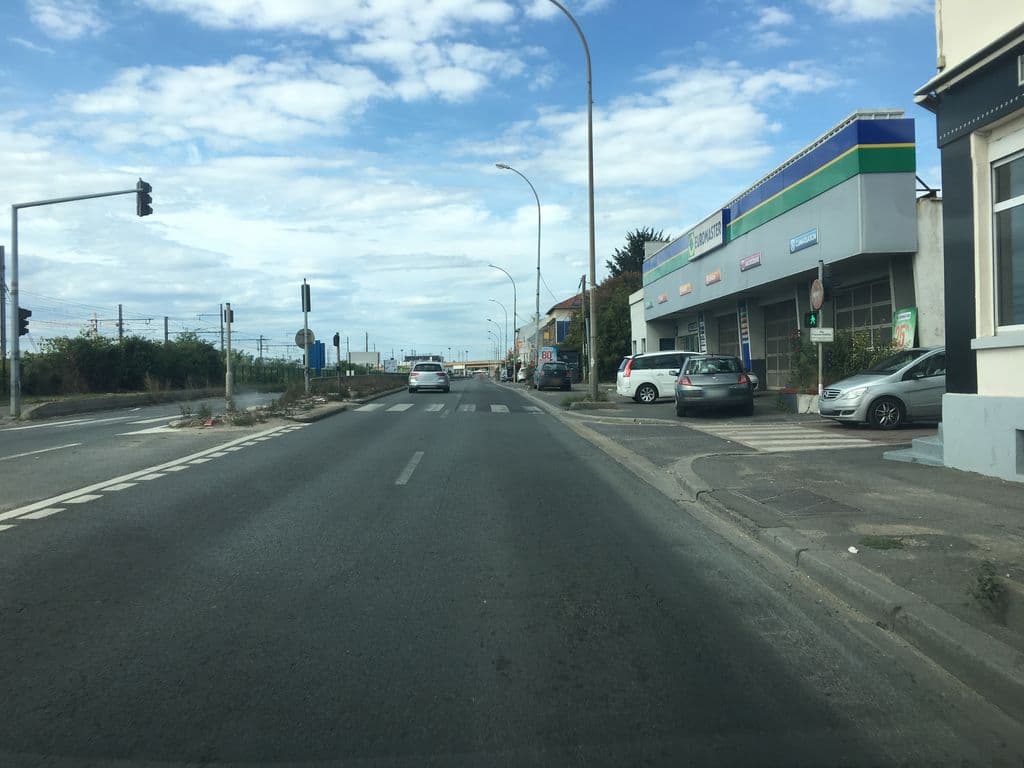 Street view near Le Foxy