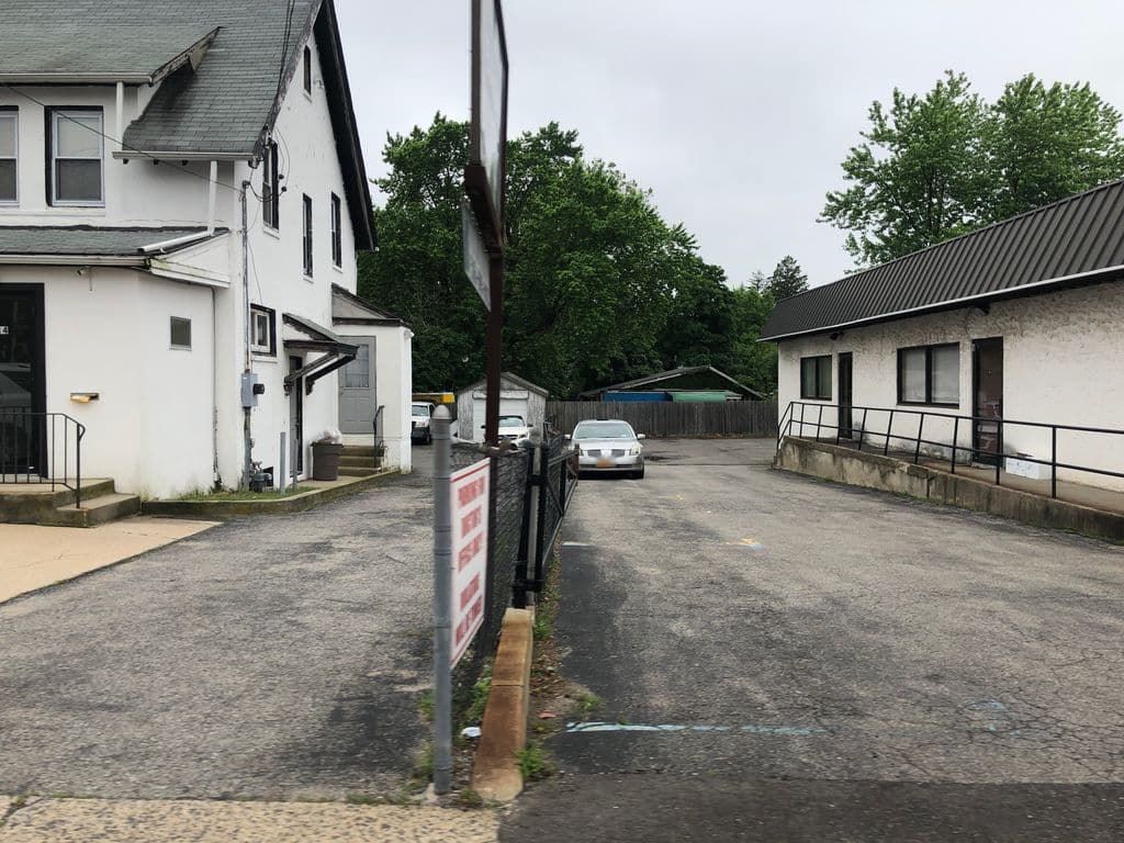 Street view near Starz ultra lounge