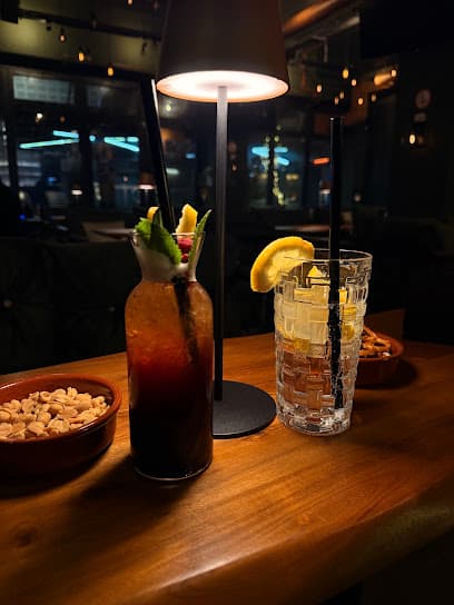 961 Lounge & Cocktail Bar