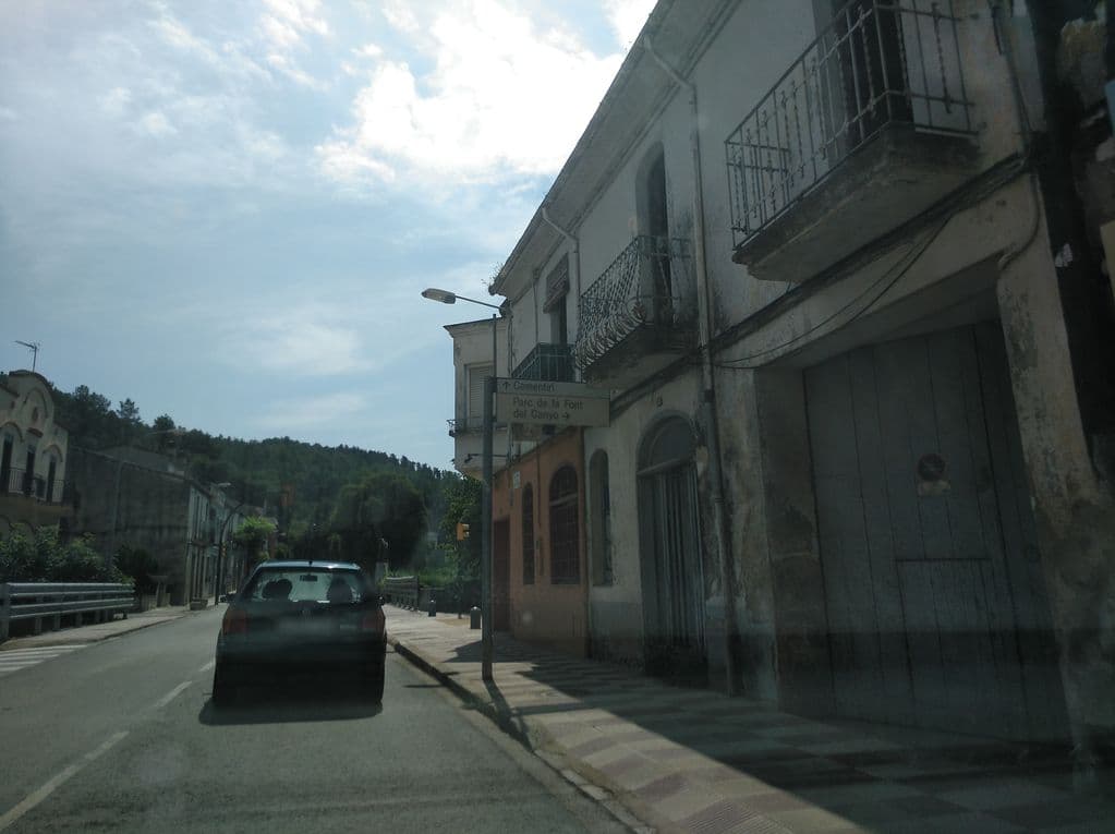 Street view near Paradís Shisha Lounge