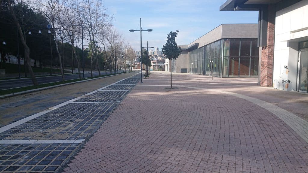 Street view near Saraçhane Gölet