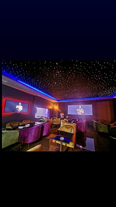 Hookaholic Cafe & Restaurant