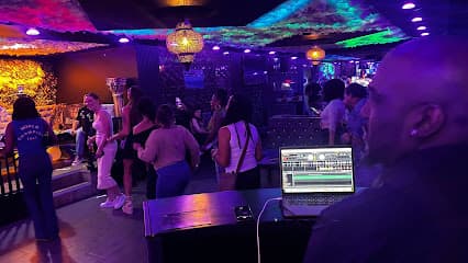 Throne Shisha Lounge