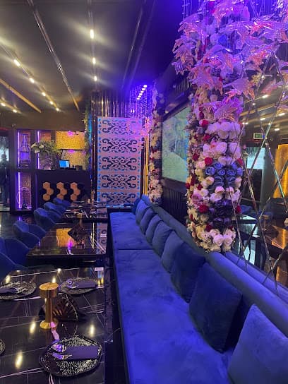 Flowers Lounge
