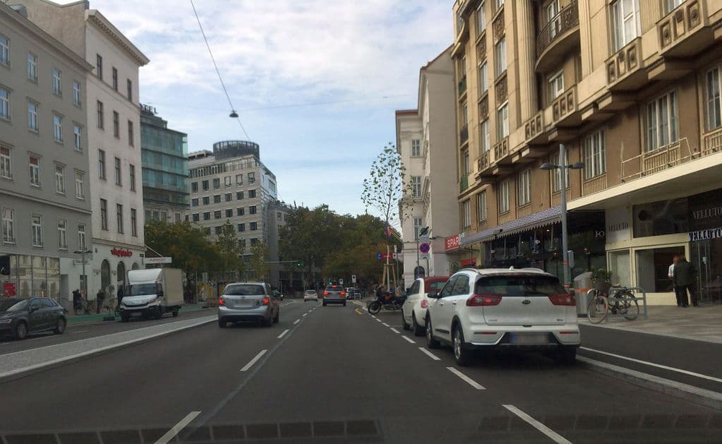 Street view near Duzi's