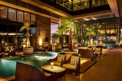 Oxio Poolside Lounge & Bar