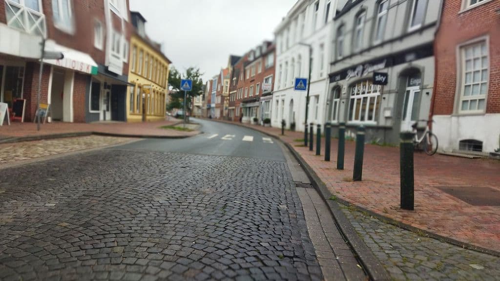 Street view near Black Diamond Shisha Bar