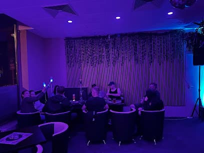 Palm Grove Lounge