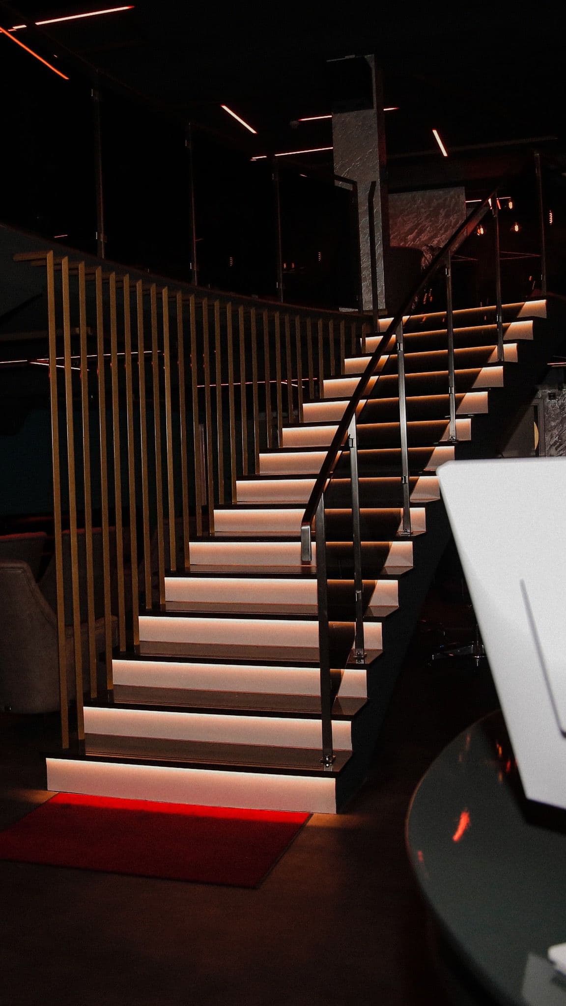 Fame Bar & Lounge