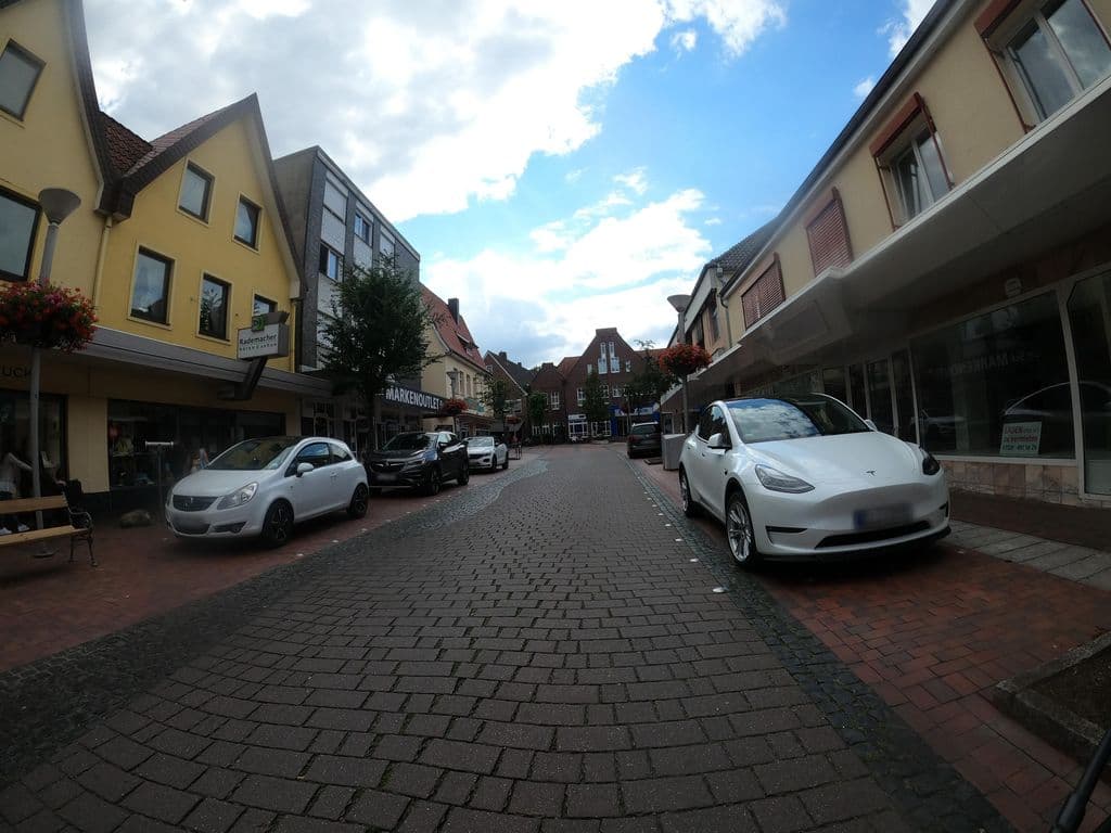 Street view near Duman World of Shisha