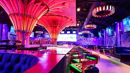 Avenue Cocktail Lounge