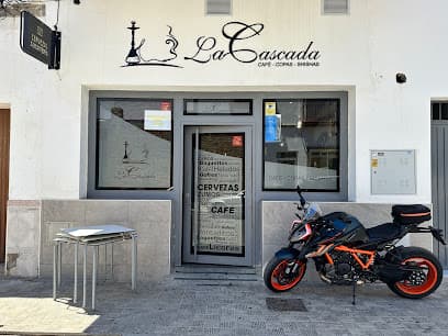 Café, Copas y Shishas La Cascada