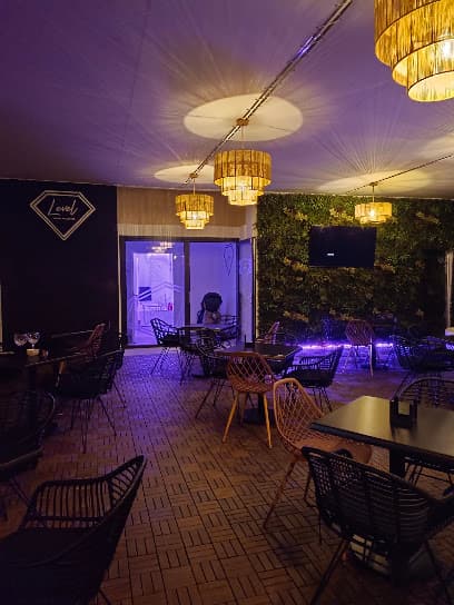 Level shisha lounge