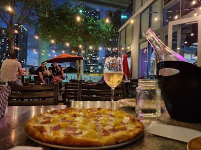 Friend's Market & Bistro