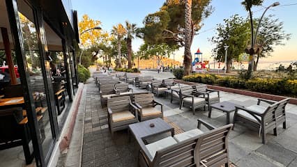 The Long Cafe
