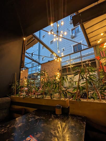 Woqqa Lounge Cafe & Restaurant