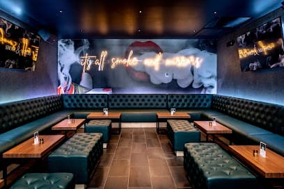 Smoke & Mirrors: Bar & Lounge in Astoria