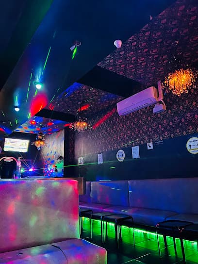 Crystal Lounge