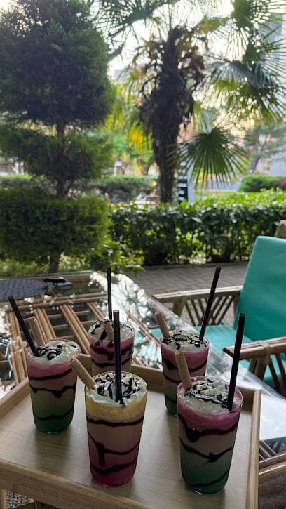Hababam Dumanaltı Hookah & Cafe